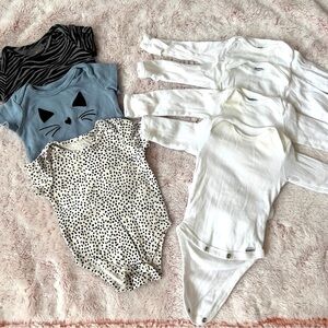 Bundle of 7 piece Baby Girl 0-3 months Bodysuits 4 White 3 Animal Print